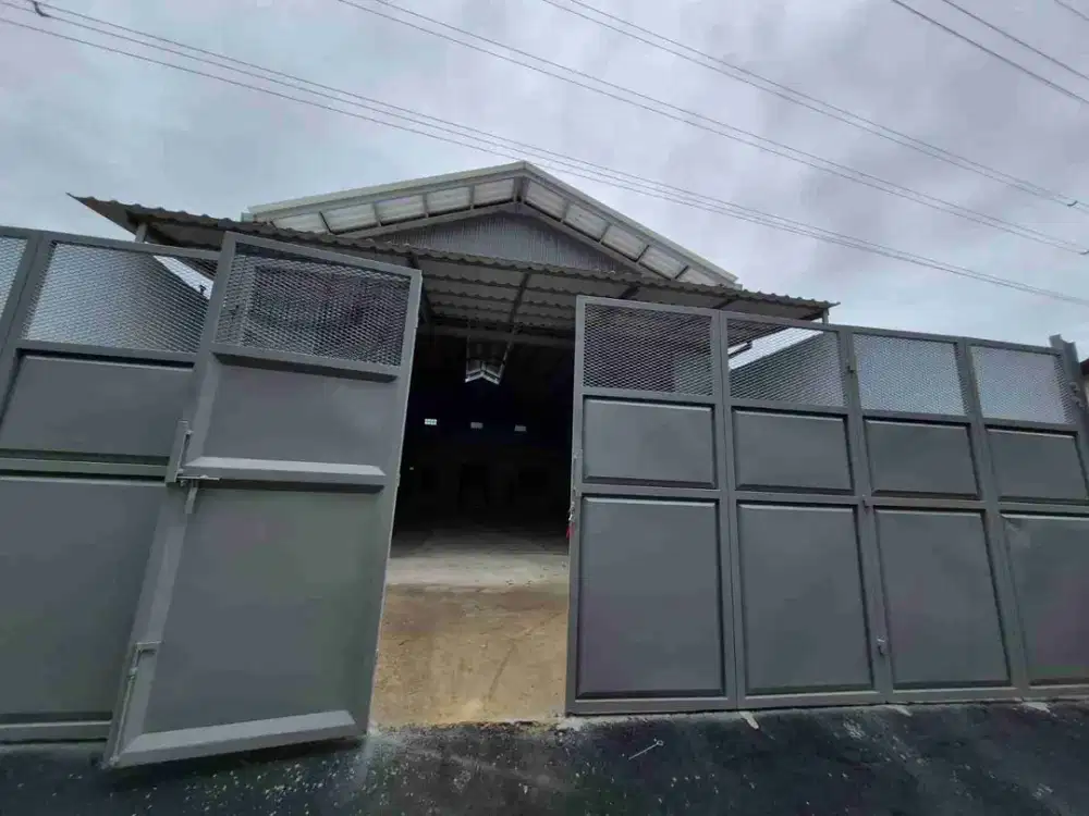 Dijual / Disewakan  bangunan kokoh Rapi  atap UPVC di Rawalumbu kota Bekasi