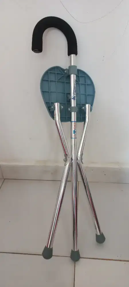 Kursi Lipat kaki 3 crown