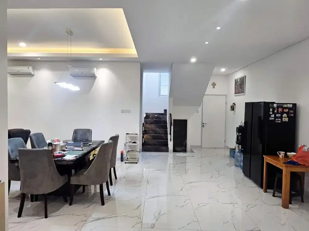 Dijual Rumah SHM 2 Lantai di Cluster Alicante By Rumah Chinida (Vc)