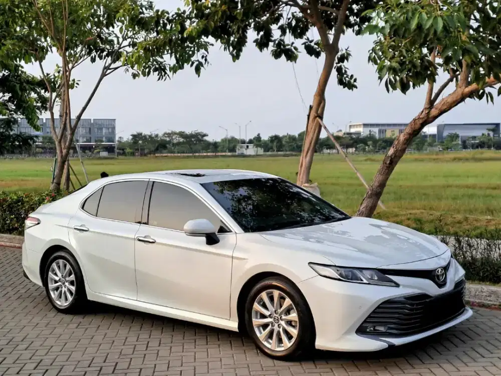 [ LOW KM] Toyota Camry V 2020 Putih
