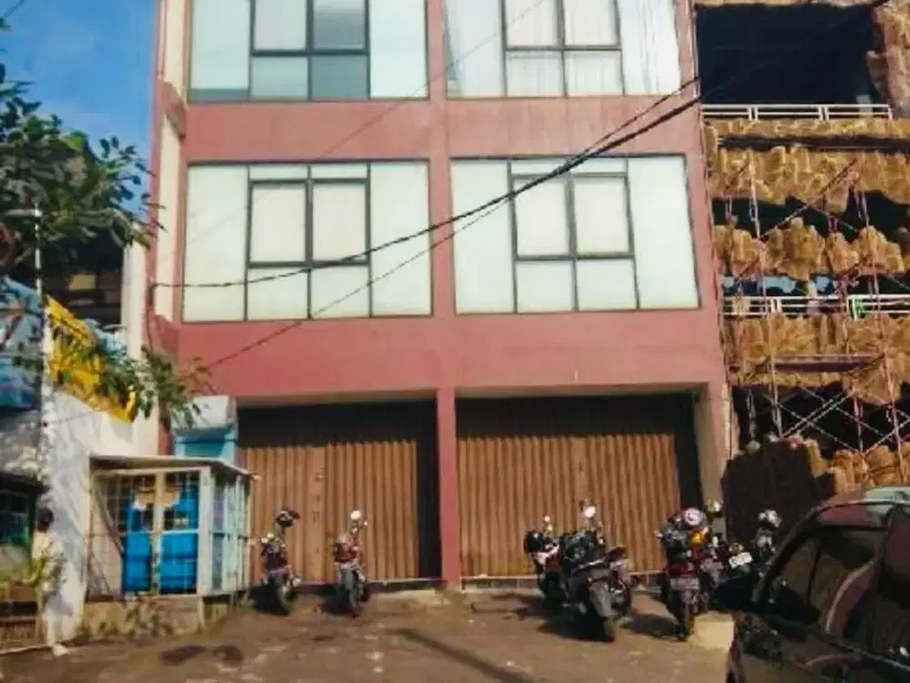Disewakan Ruko Gandeng Area Green Ville Kebon Jeruk Jakarta Barat