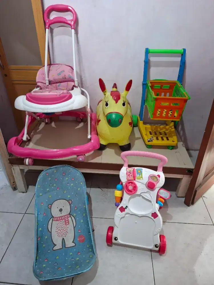 Mainan anak baby walker skuter dll