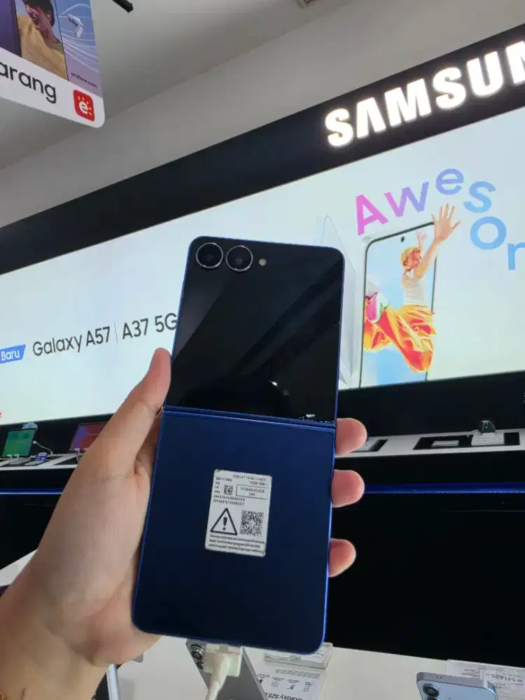 SAMSUNG Z FLIP7