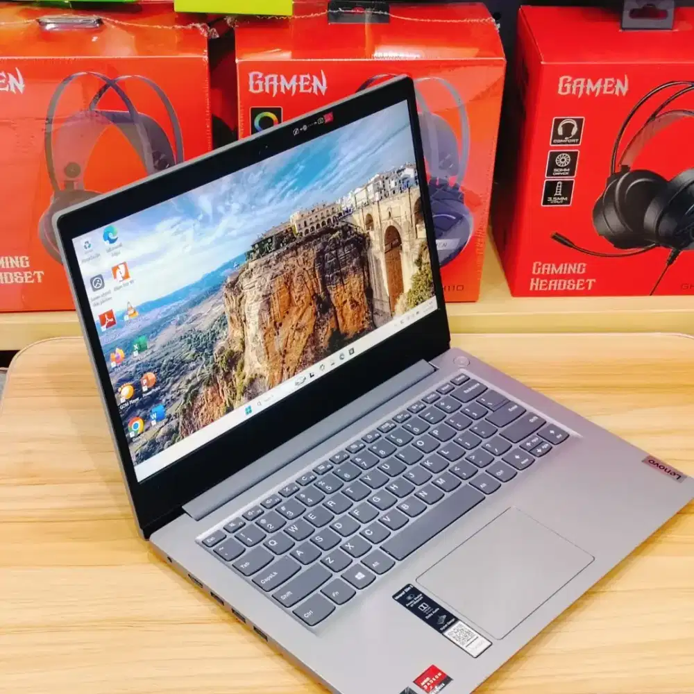Laptop Lenovo IdeaPad Slim 3 Ryzen 3 Gen 4 RAM 8GB SSD 512GB Murah