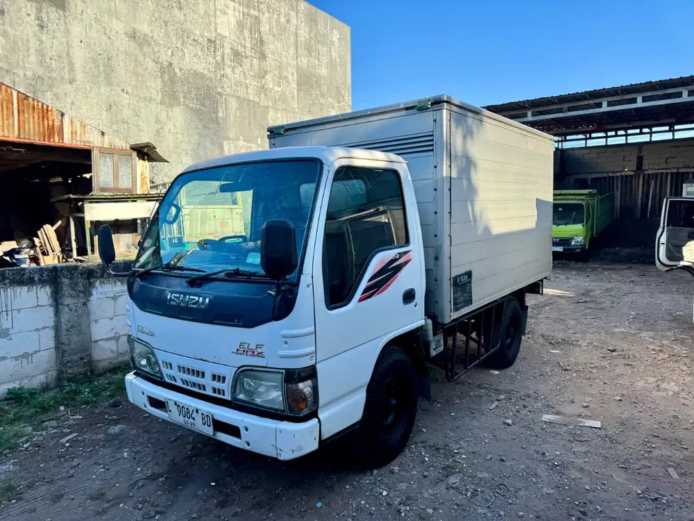 Isuzu Elf Box NKR55 100Ps 4rd 2014 Km165rb
