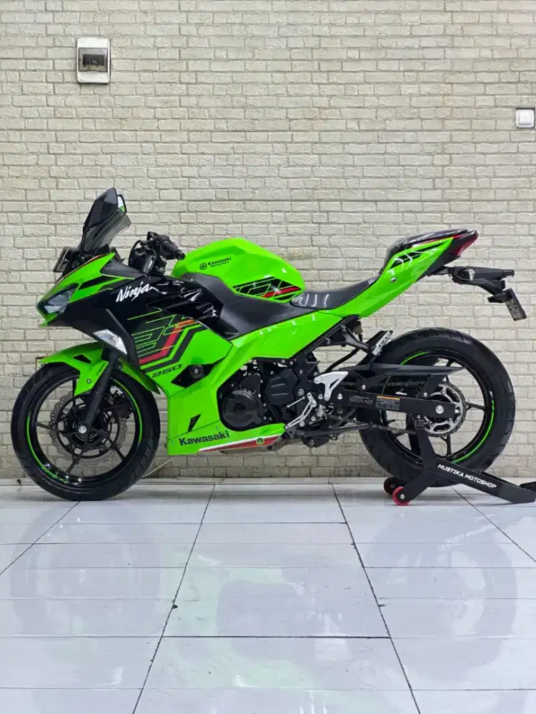 Grade A+ Odo 5 Ribu! Kawasaki Ninja 250 FI ABS Keyless - Wulan Mustika