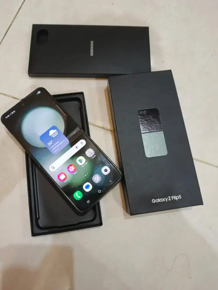 Samsung Z Flip 5 8/512 Sein