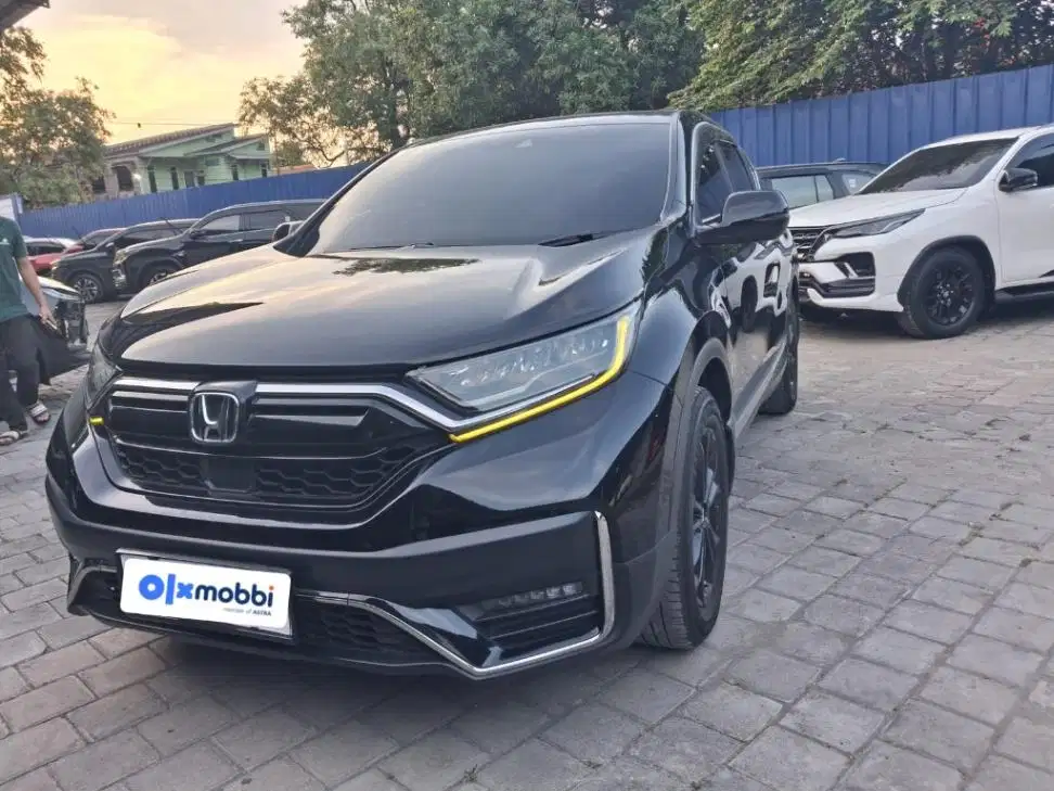 Low Kilometer - CR-V 1.5 Black Edition Bensin-AT 2022
