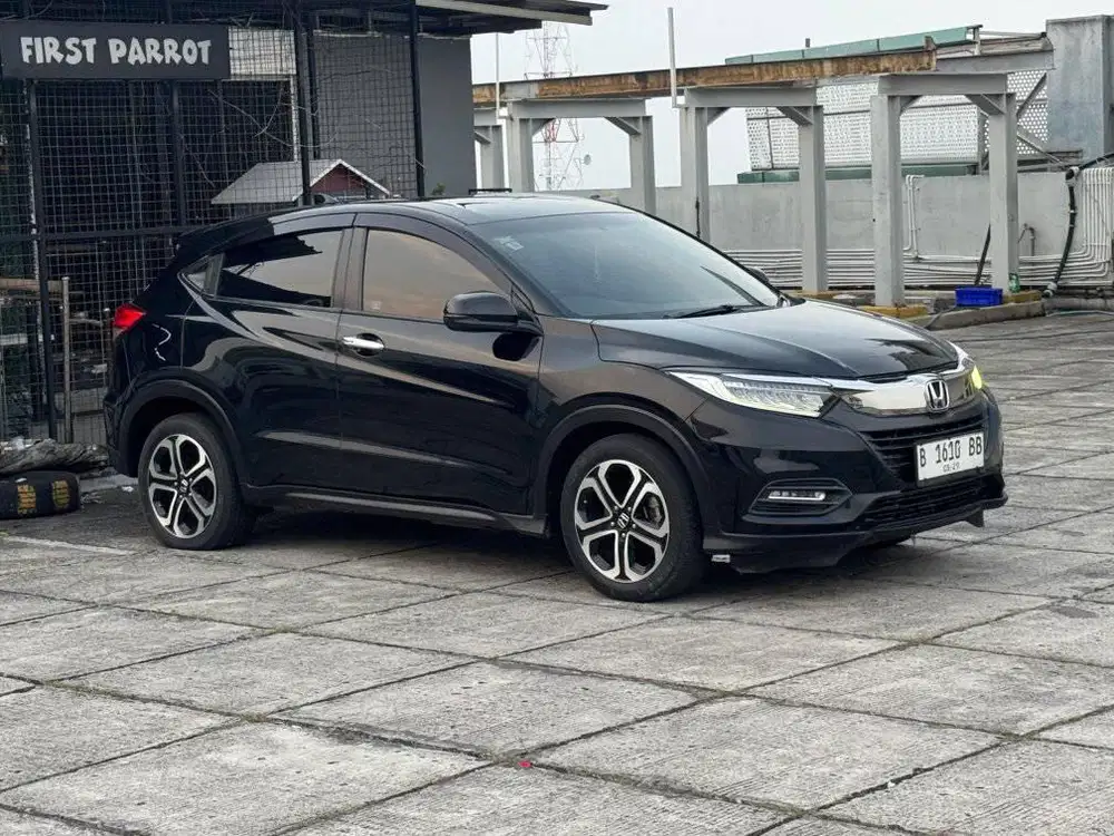 ‼️dp15jt‼️low km Honda HRV SE hitam 2019 2018 2020