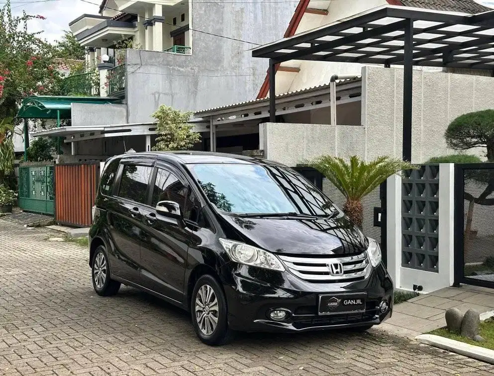 Honda Freed E PSD 2015 AT Matic Facelift Istinewa non sd 2016
