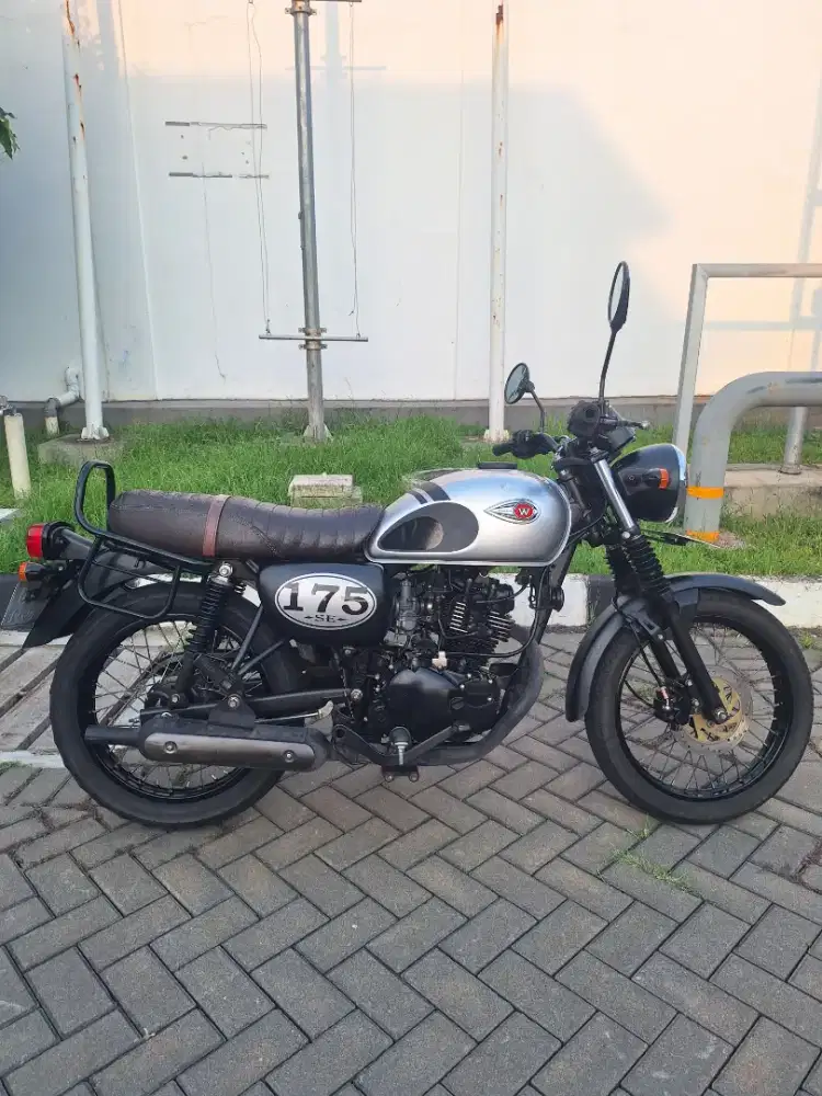 Kawasaki W175 SE Silver 2018
