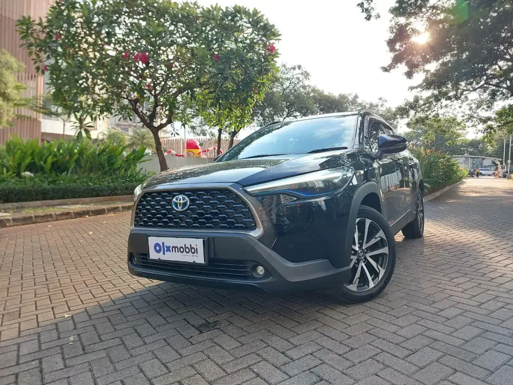 DP 1 JUTA Toyota Corolla 1.8 Cross Hybrid Bensin-AT 2022 Hitam CDKEB