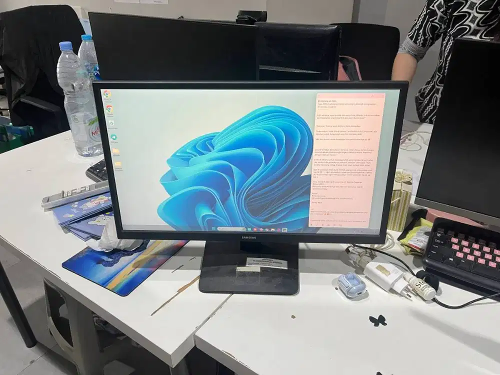 Monitor Samsung 20 Inch Full HD S22A330NHE – Normal Mulus Siap Pakai