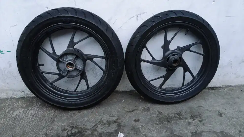 Jual velg cb 150 r bekas rasa baru