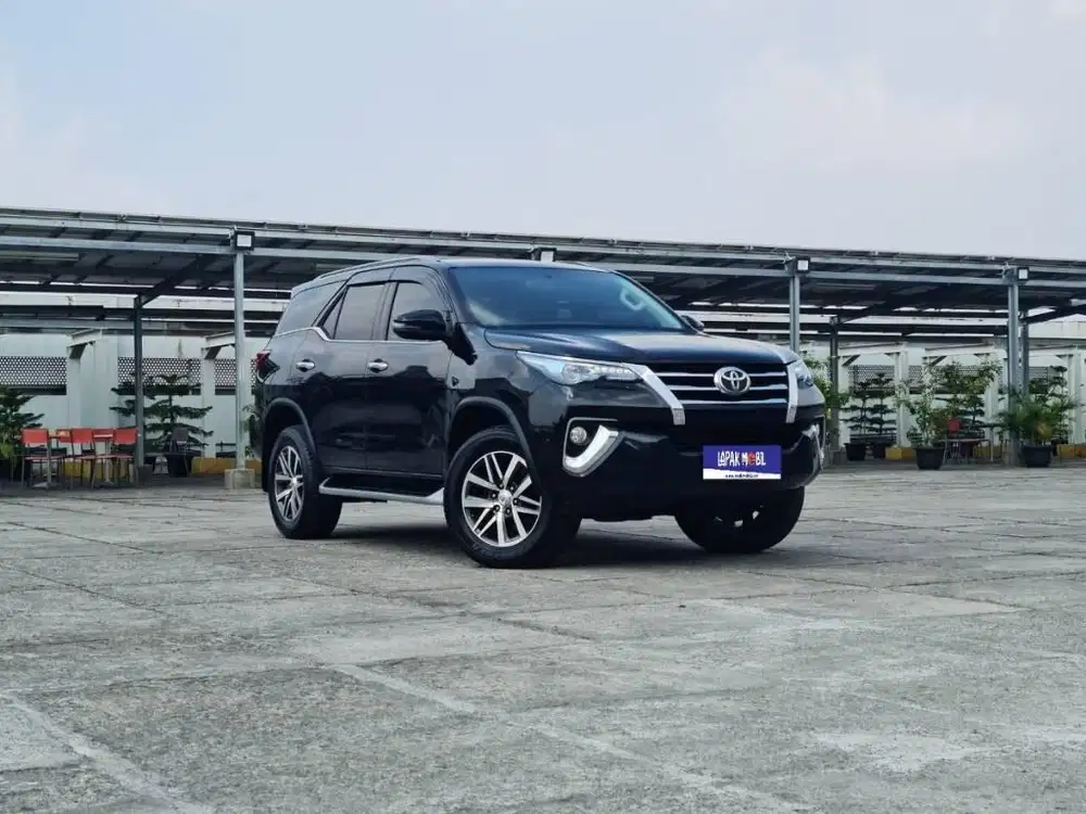 Toyota Fortuner 2.4 VRZ Double Disk 2017 Km 145rb Tangan 1