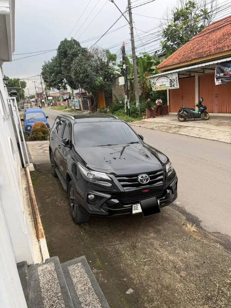 Fortuner VRZ TRD 2019 Toyota Hitam Matic AT Solar Diesel