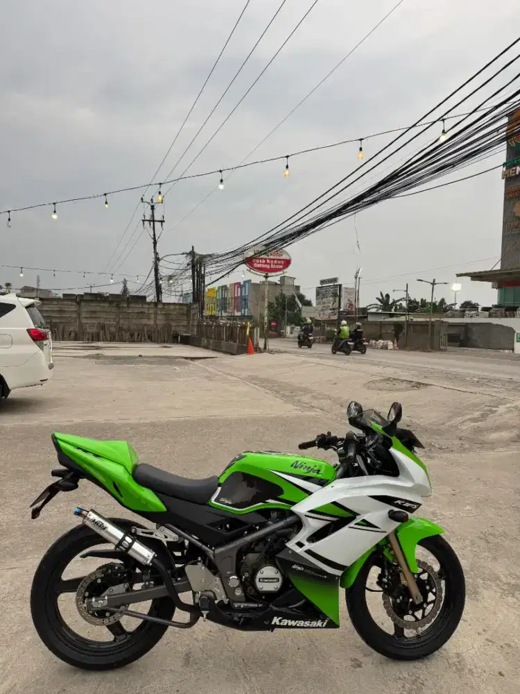 Kawasaki Ninja 150 RR SUPER MULUS