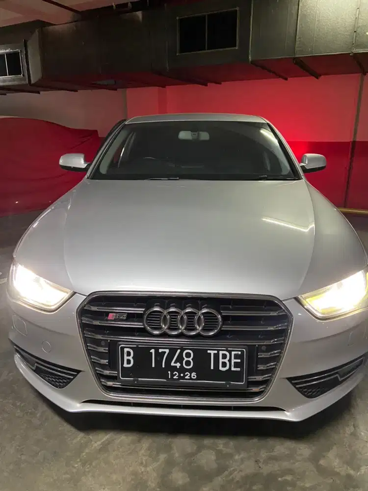Audi A4 2013 Bensin