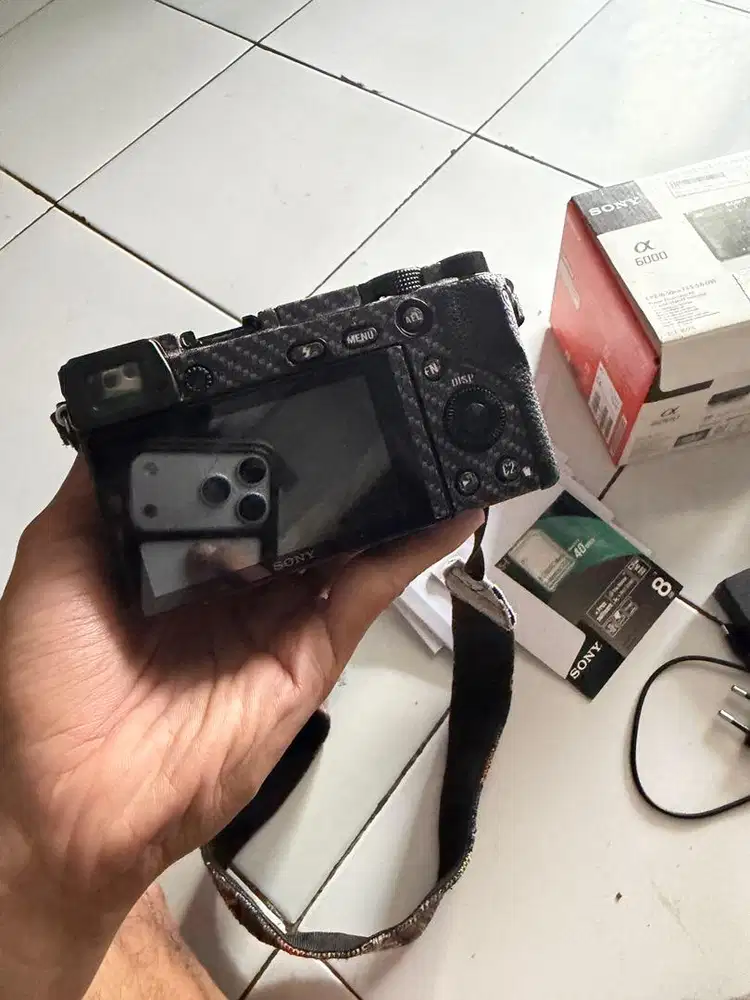 Sony A6000 Fullset + Bonus Lensa 35mm