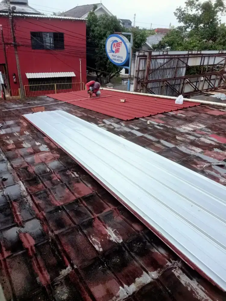 Tukang atap bocor rembesan ganti atap