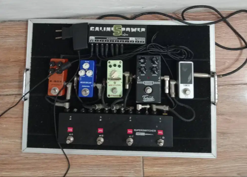 Satu Set Gitar Gibson (Replika/Kawe) seken + Pedal board seken