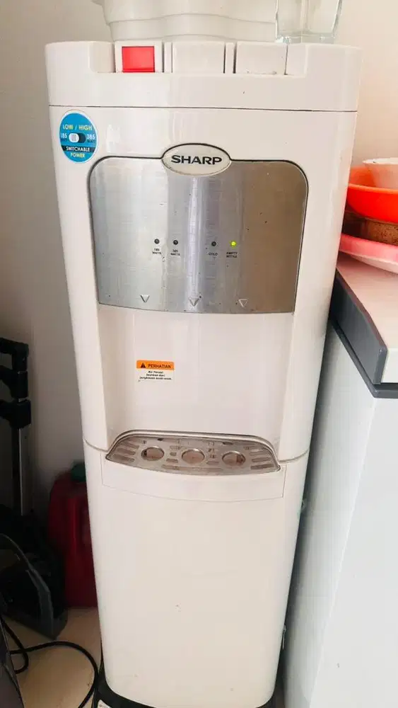 Dispenser sharp