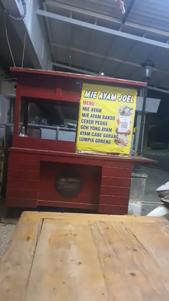 Rombong jualan makanan