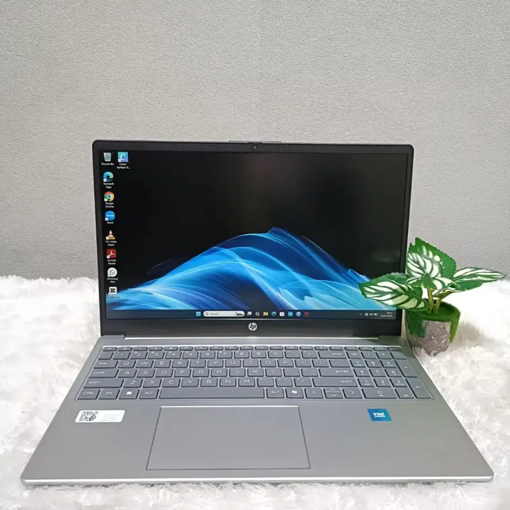 LAPTOP LIKE NEW LAYAR LEBAR HP15FD0453TU INTEL N100 RAM 8GB SSD512GB