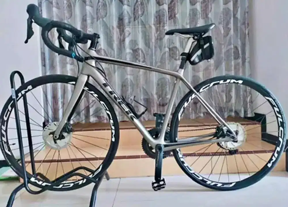 Road bike trek emonda sl6