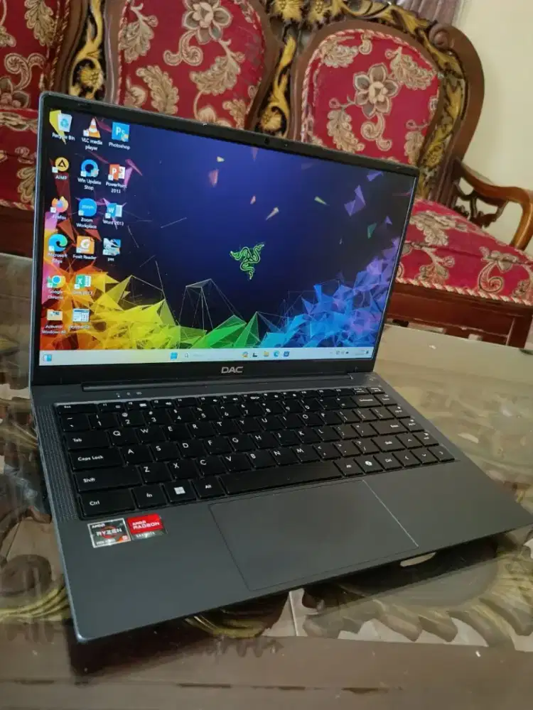 Laptop AMD RYZEN 5 7430U RAM 8GB SSD 256GB