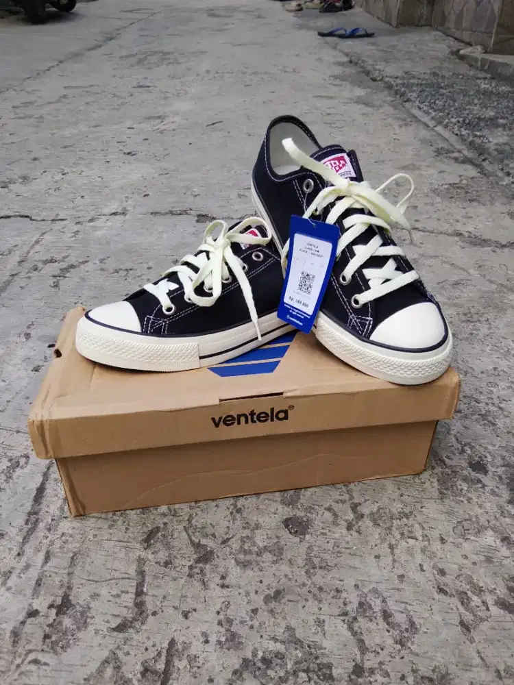 Sepatu Ventela Low BNWT
