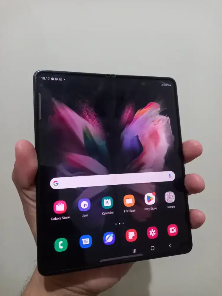 Samsung Galaxy Z Fold 3 5G Ram 12/512Gb Fullset ori ada minus dibaca