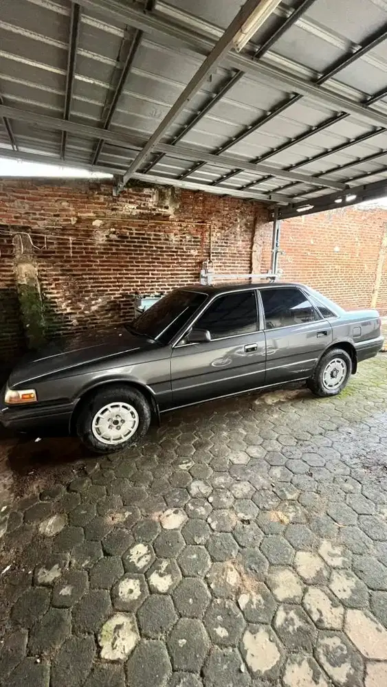 Mazda 626 - mobil Legend