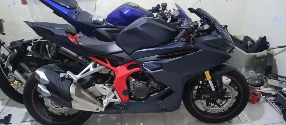 Cbr 250rr  2024 
Warna mistiqe blue
Lengkap sampai faktur
