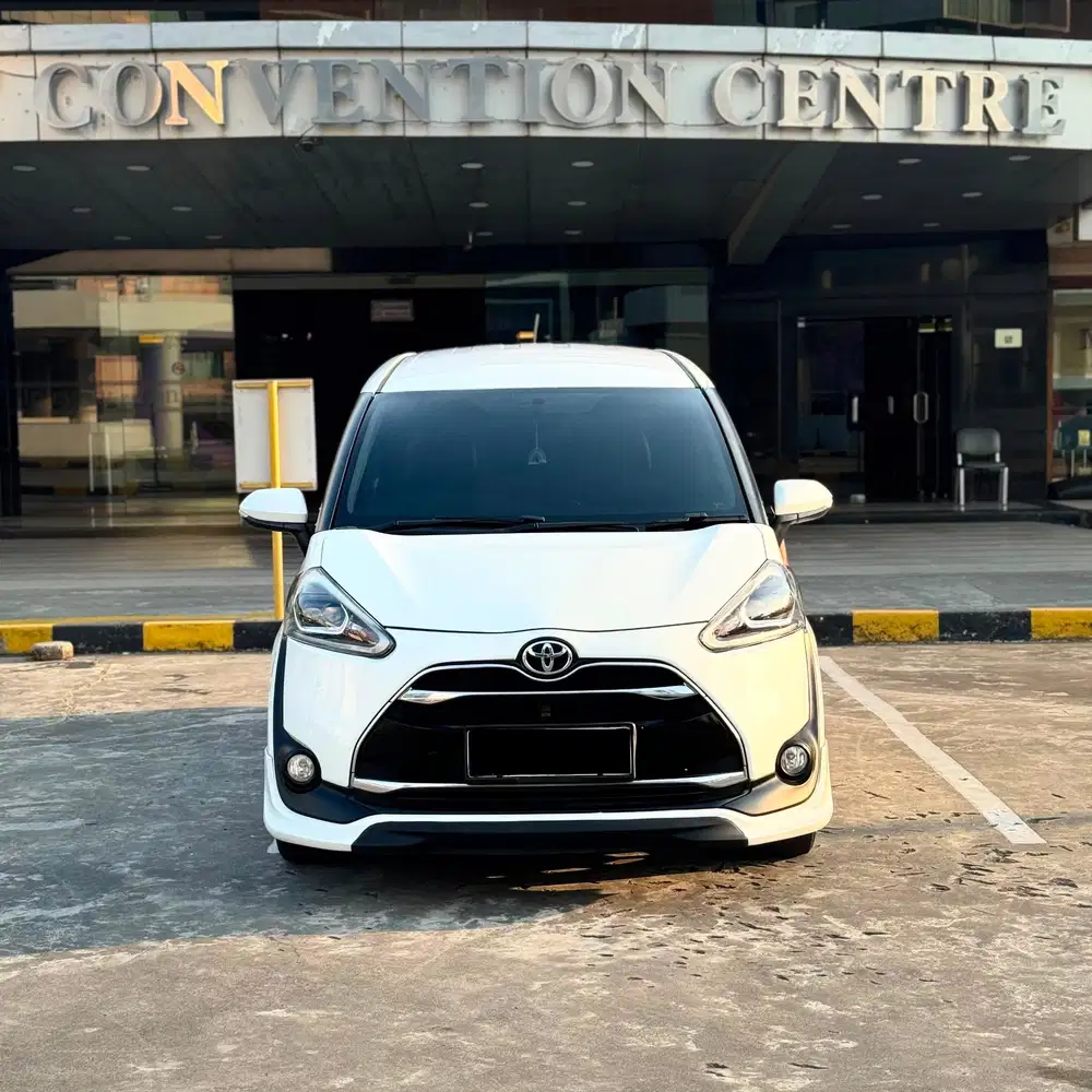‼️DP 15 JUTA‼️
TOYOTA SIENTA Q 1.5 A/T TH 2017