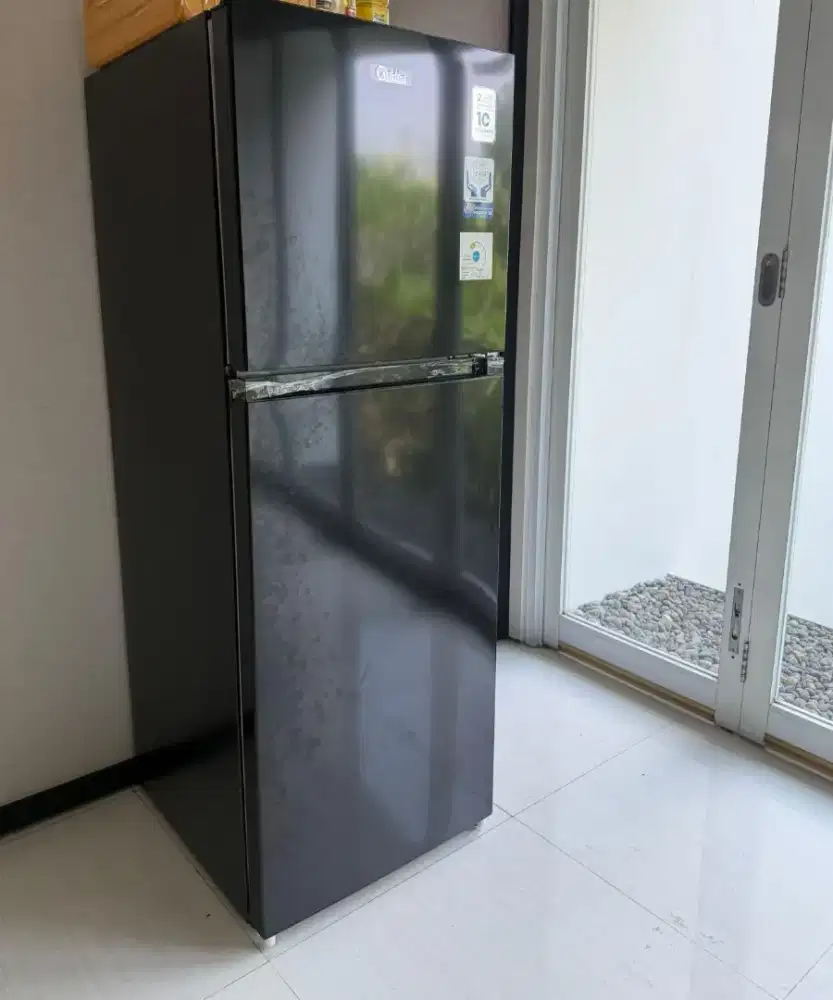 Kulkas Midea 2 pintu - Bersih mulus Like new