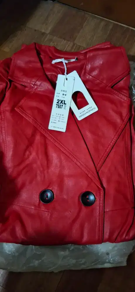 Coat kulit sintetis