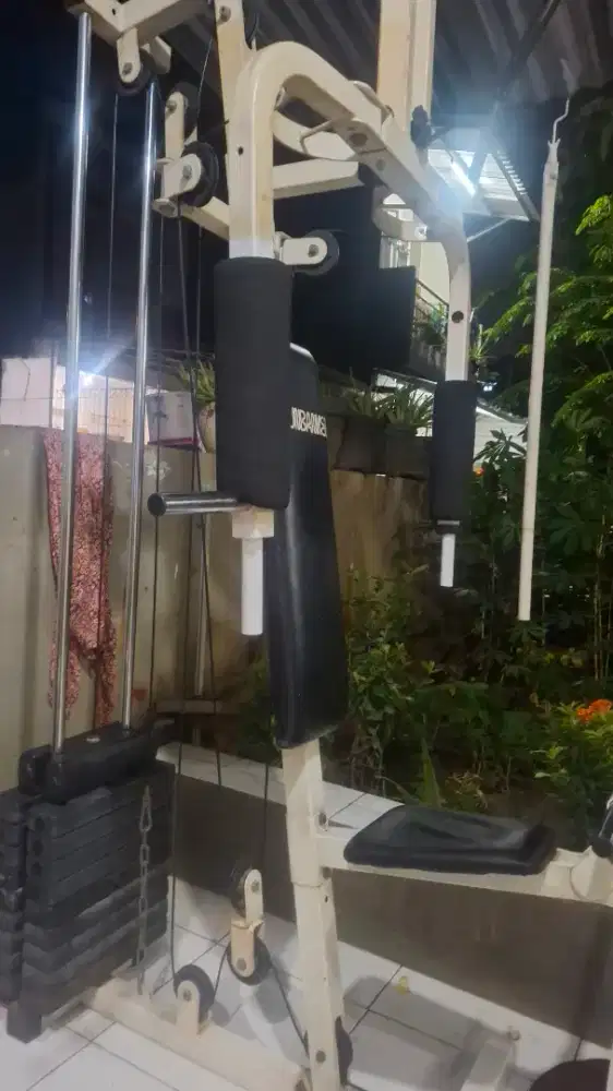 Alat fitness kebugaran gym