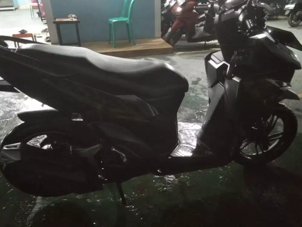Di jual Vario 125 CBS 2025 hitam green mulus no minus Like New!