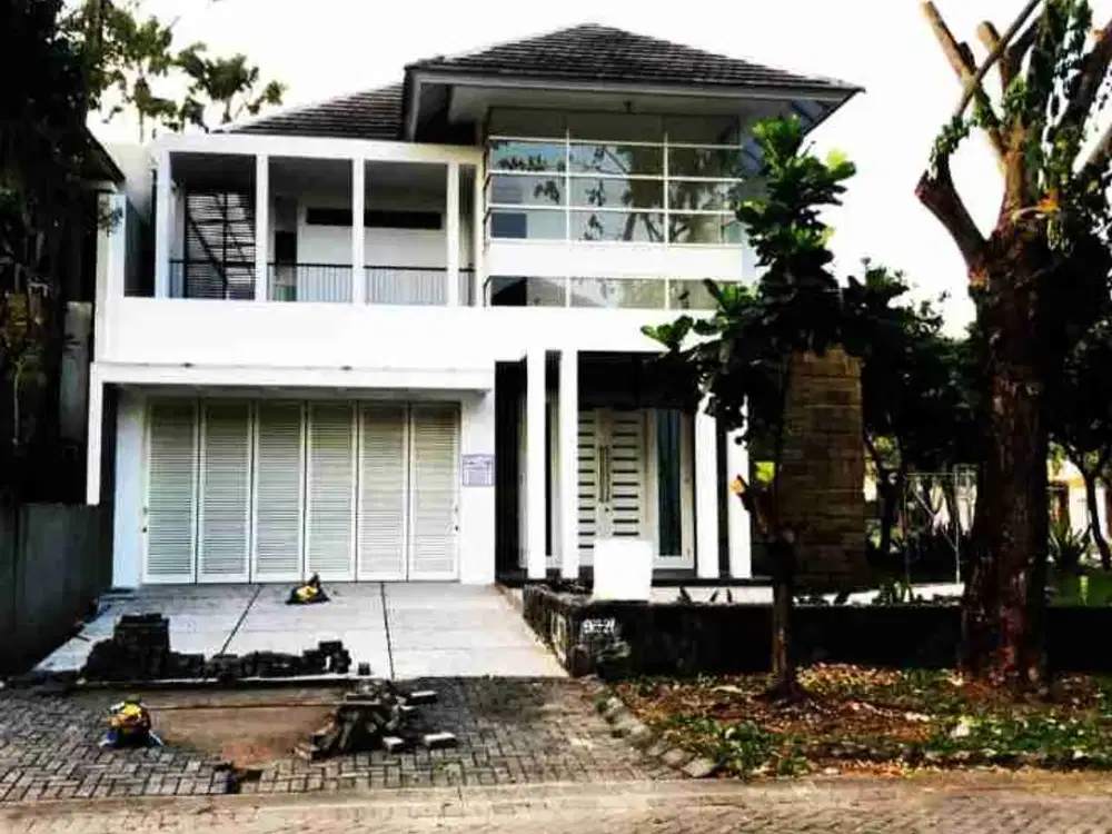 Rumah 2 lt di Diamond Hill Citraland Surabaya