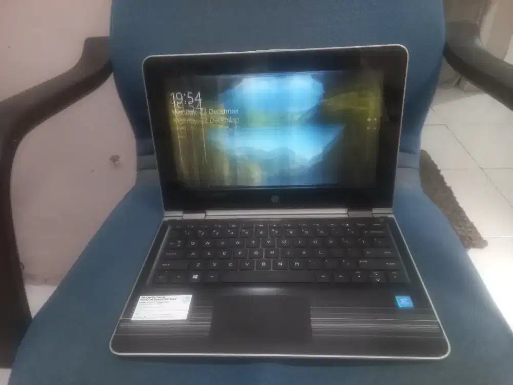 Jual murah dan cepat, Laptop HP Pavilion X360 Convertible Touchscreen.