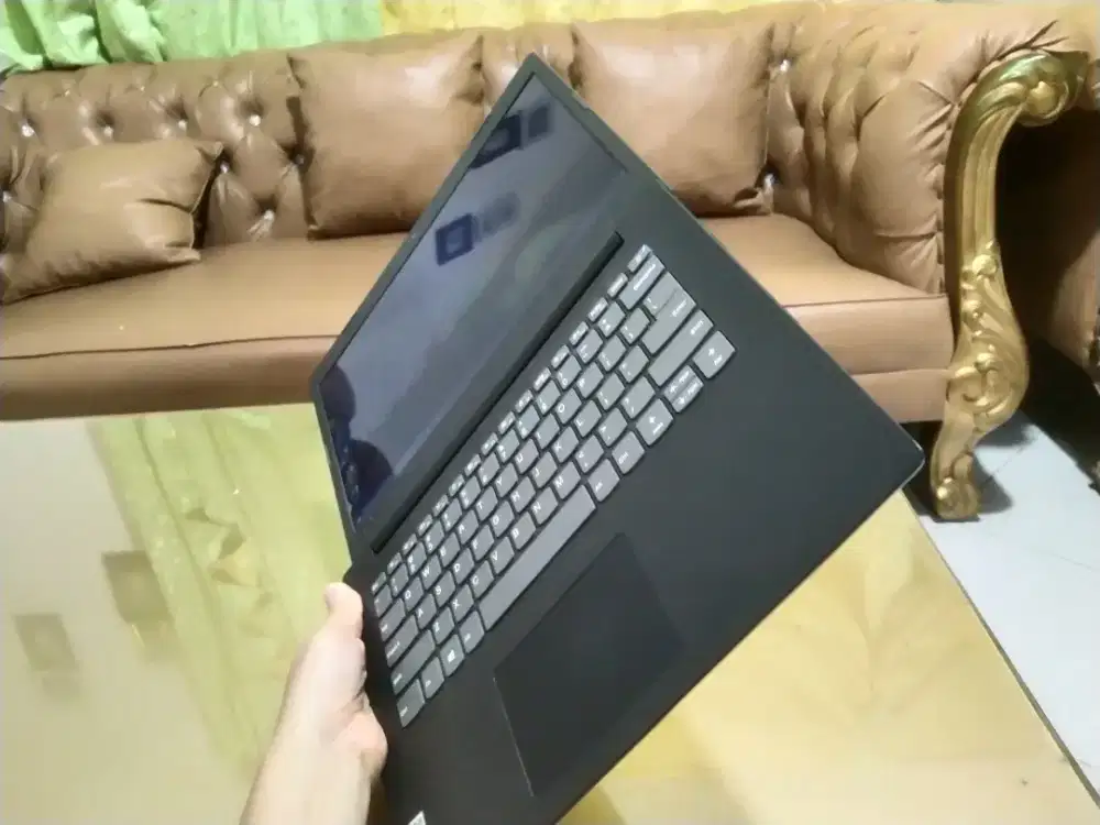 Laptop Game & Desain Lenovo AMD A9 Ram 8Gb Ddr4 HDD 1Tb Vga Radeon R5