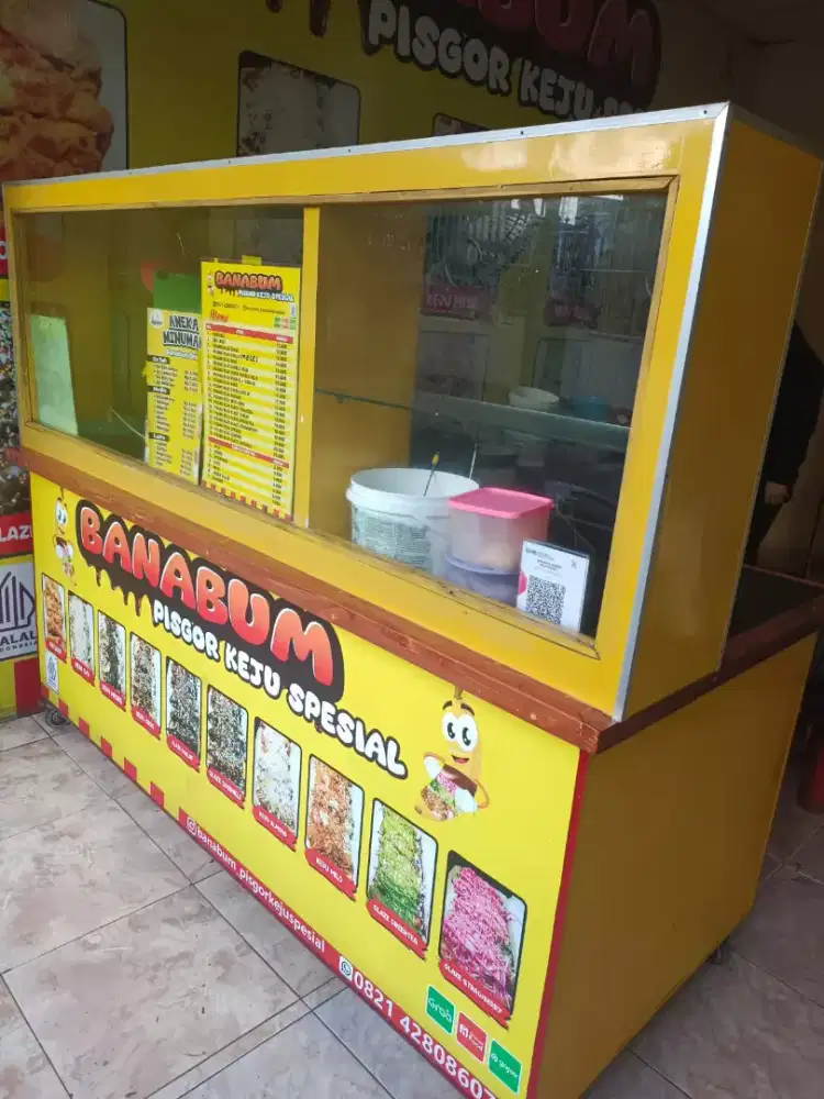 Rombong kayu kaca kokoh