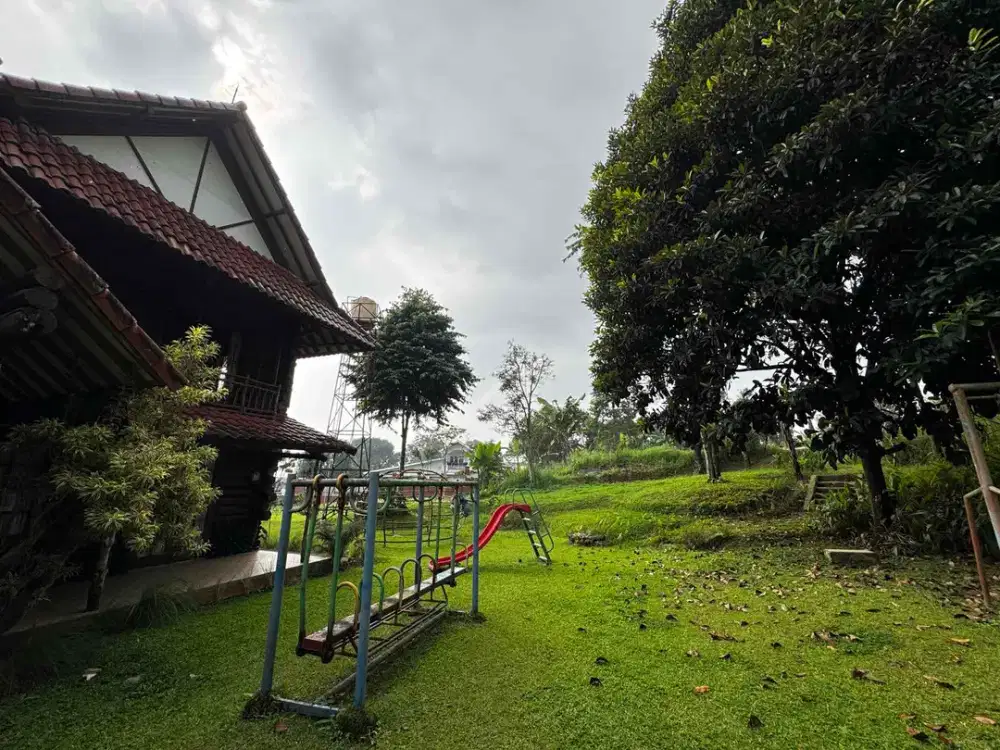 Di Jual Villa Kayu di Citeko Puncak Bogor, dekat dengan Taman Safari , sejuk