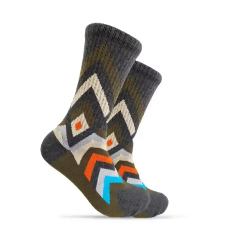 Kaos Kaki Bermotif dan Tebal Kualitas Premium