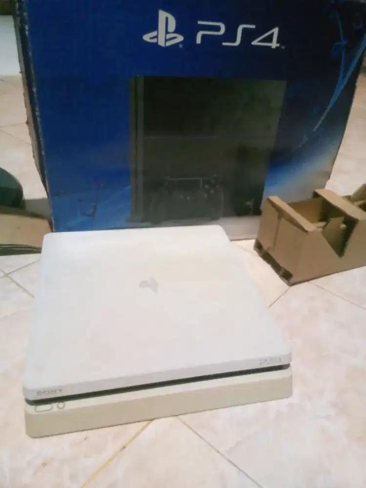 Ps 4 slim 1 TB orian jual sat set aja