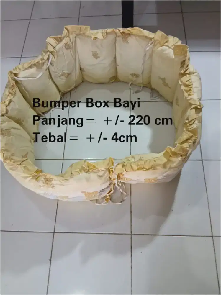 1 pcs Bumper Box Bayi & 4 pcs dress anak perempuan & 4 pcs gendongan