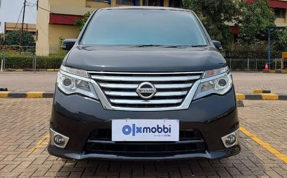 TDP 8, JT Nissan Serena 2.0 Highway Star Bensin-AT Hitam 2015