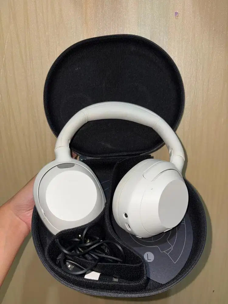 Sony ULT WEAR NOISE CANCELLING HEADPHONE