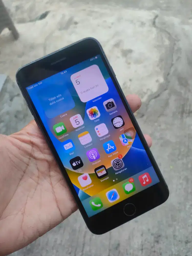 iphone 8 plus 64,gb